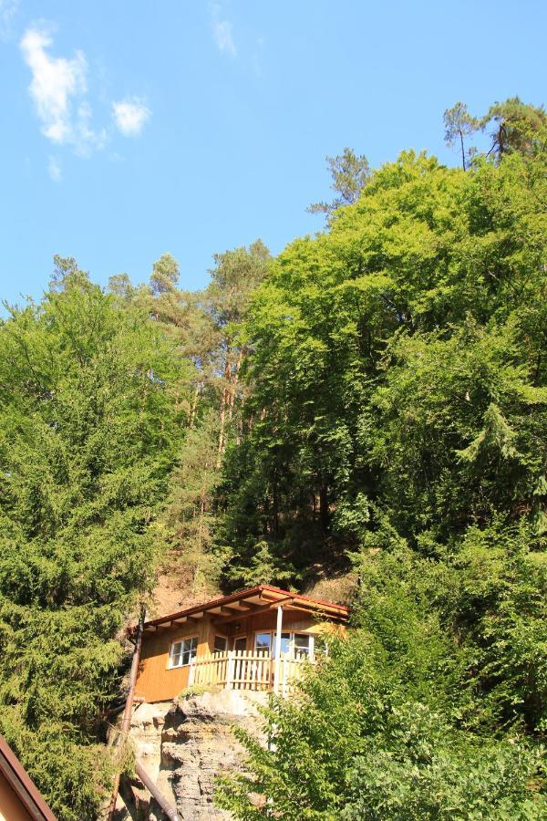 Malbenka - Chata Na Skale Pod Hradem Kokorin ภายนอก รูปภาพ