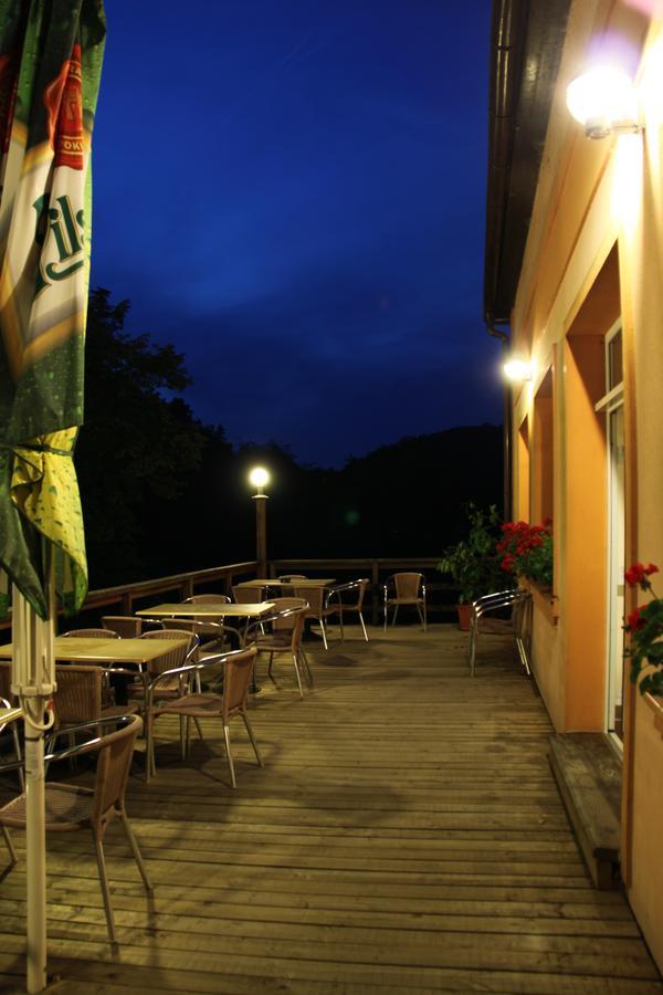 Malbenka - Chata Na Skale Pod Hradem Kokorin ภายนอก รูปภาพ